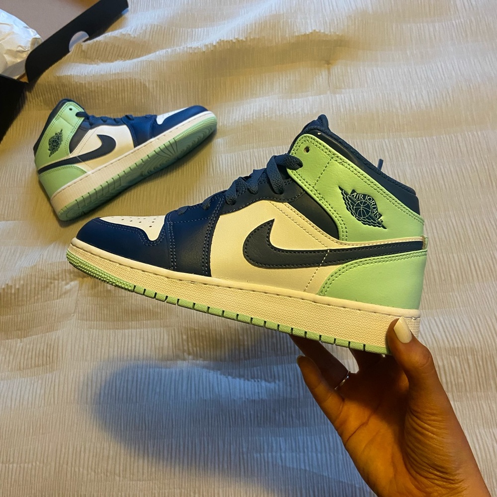 ‼️SOLD‼️ Air Jordan 1 Mid